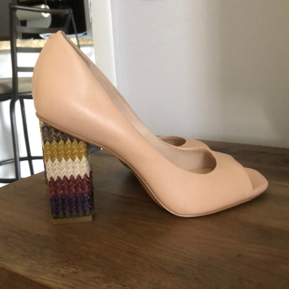 Nude pumps ❤️must have